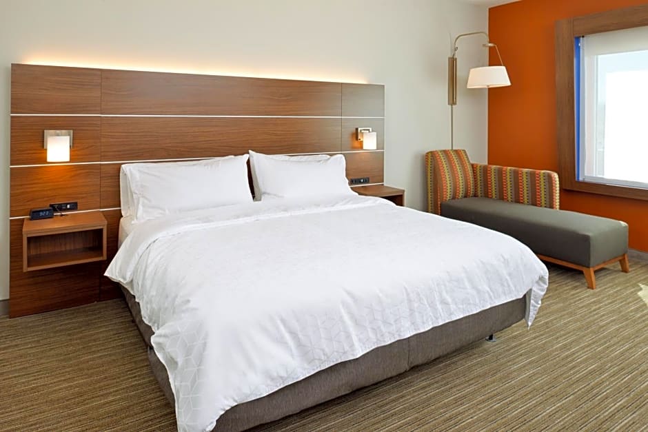 Holiday Inn Express and Suites Elko By IHG