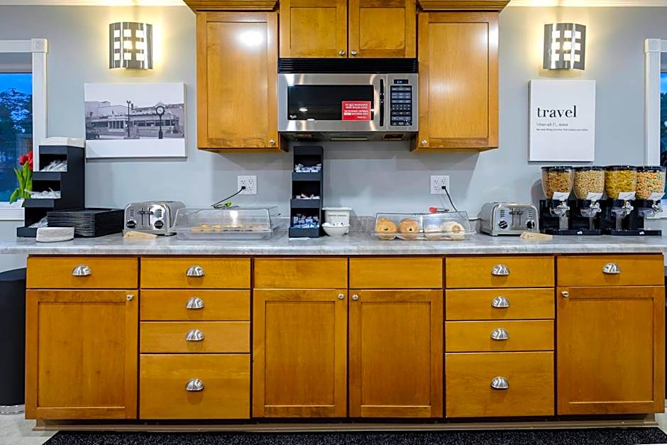 Red Roof Inn & Suites Herkimer