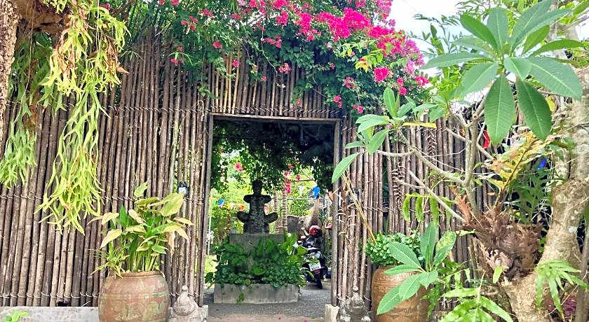 Artist's Place Trat