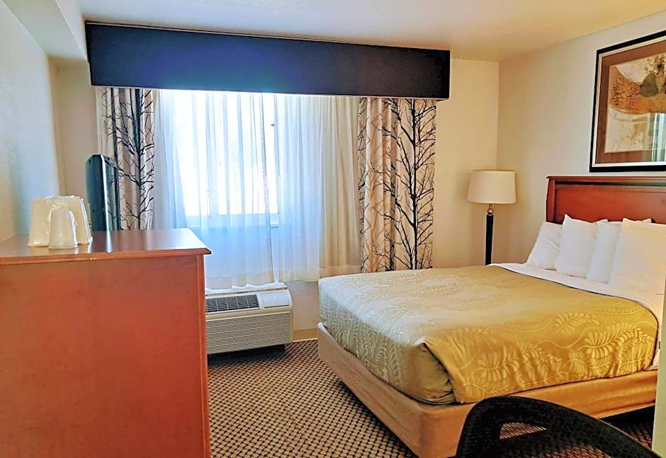 National 9 Inn Showboat