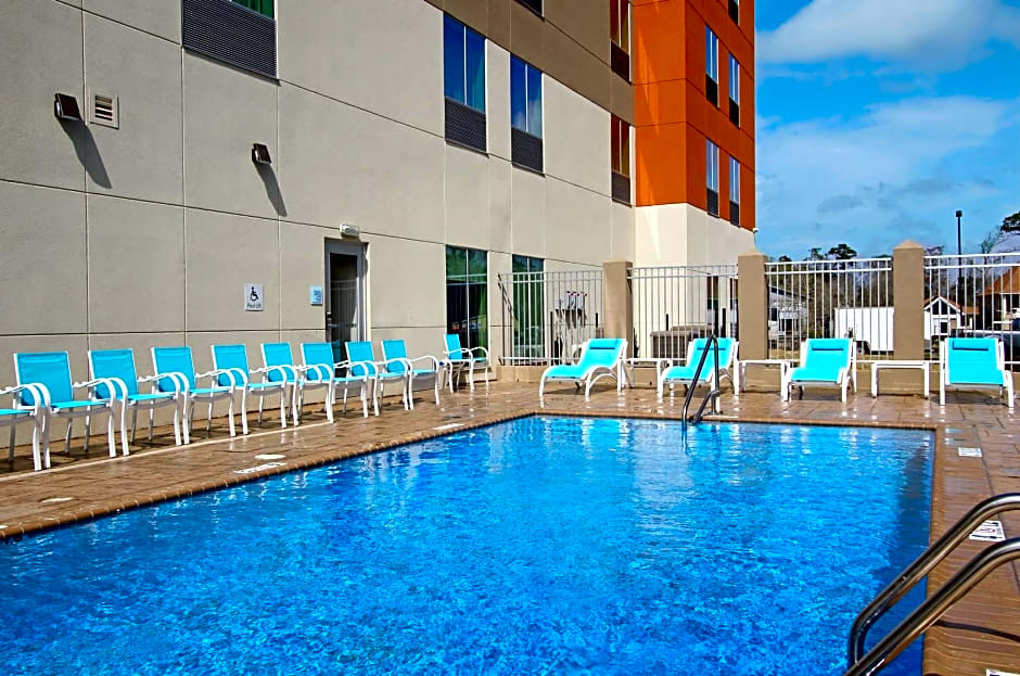 Holiday Inn Express & Suites Lake Charles South Casino Area By IHG