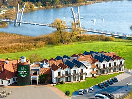 Przylądek Daglezja nad Jeziorem Kórnickim