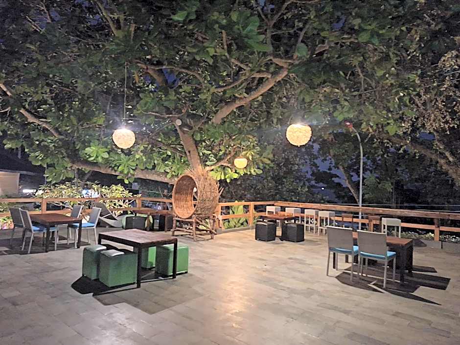 JavaCove Beach Hotel