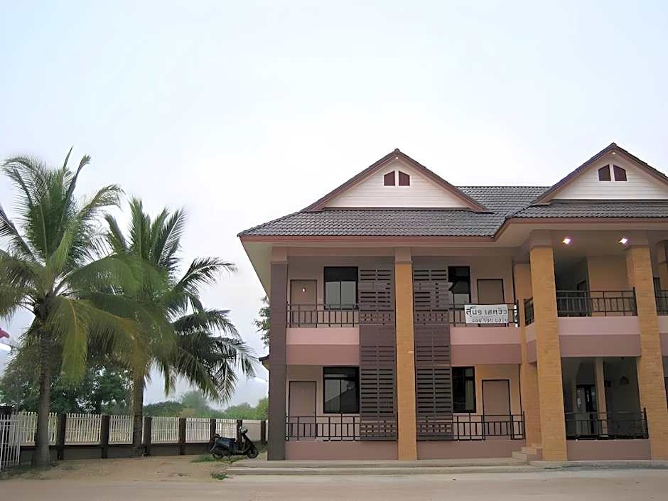 Suporn Lakeview Serviced Apartment & Homestay