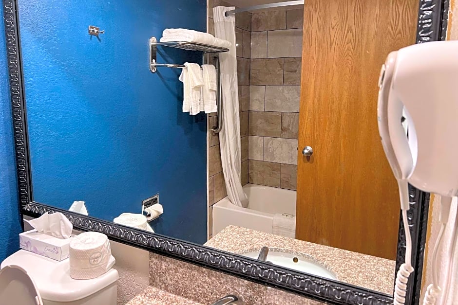 Quality Inn & Suites Louisville East