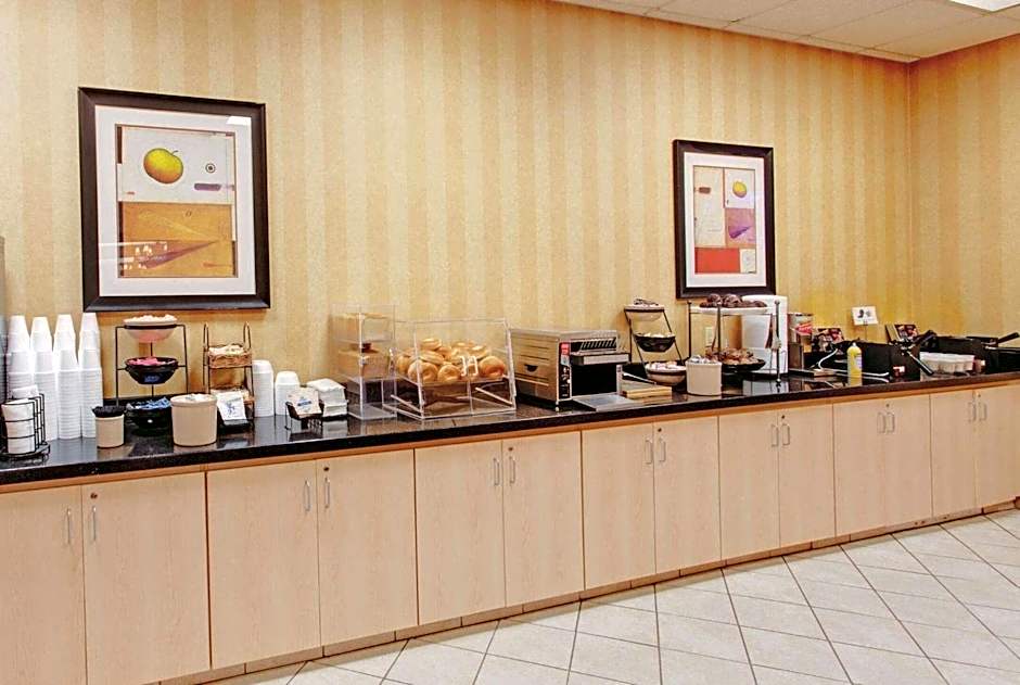 Ramada by Wyndham Fairfield NJ