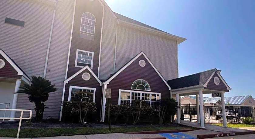 Microtel Inn & Suites By Wyndham Houston