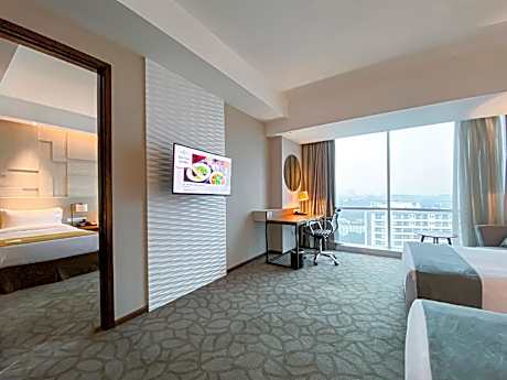 1 Queen 2 Single Standard