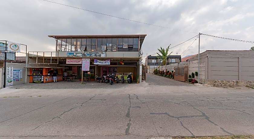 RedDoorz near Universitas Advent Indonesia