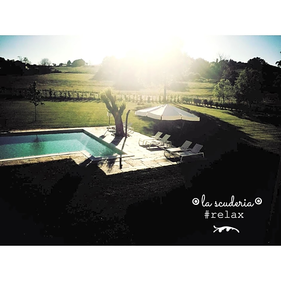 La Scuderia Charming Rooms b&b