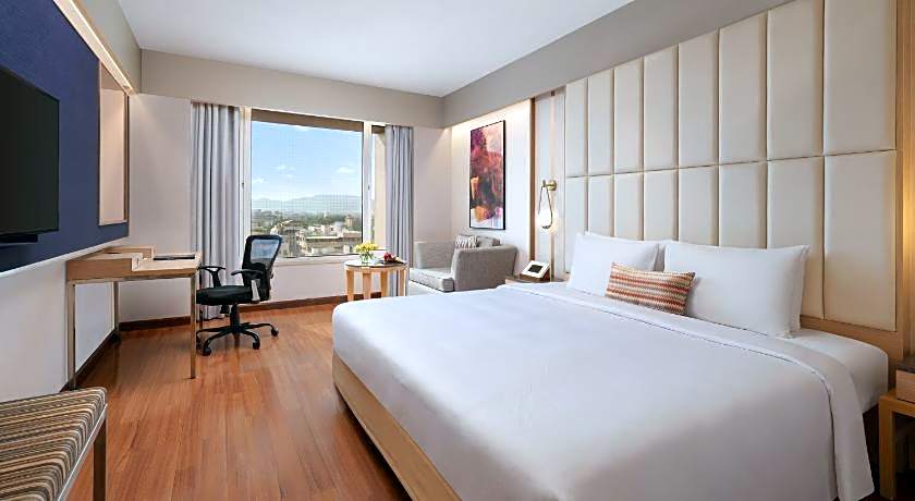 Vivanta Vijayawada, MG Road