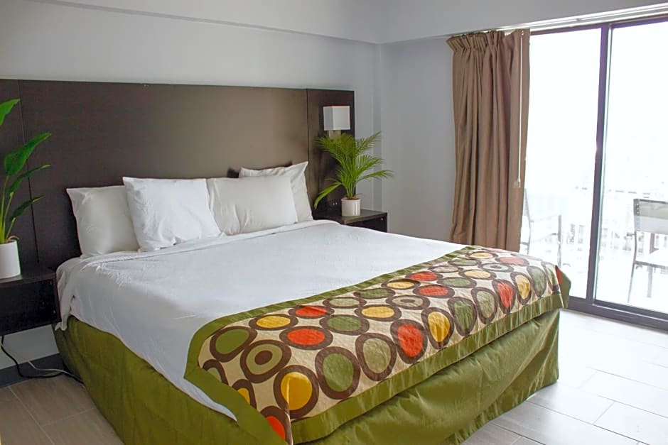 Sun & Sand Resort Oceanfront Suites