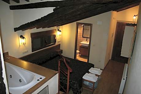 Deluxe Apartment (2 Adults)