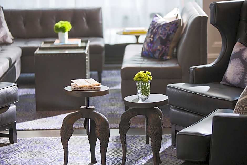 Staypineapple, An Iconic Hotel, The Loop