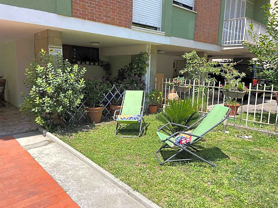 The Green Gate - Airport Guest House