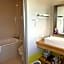 Golden Sun Beach Hotel - Vacation STAY 27721v