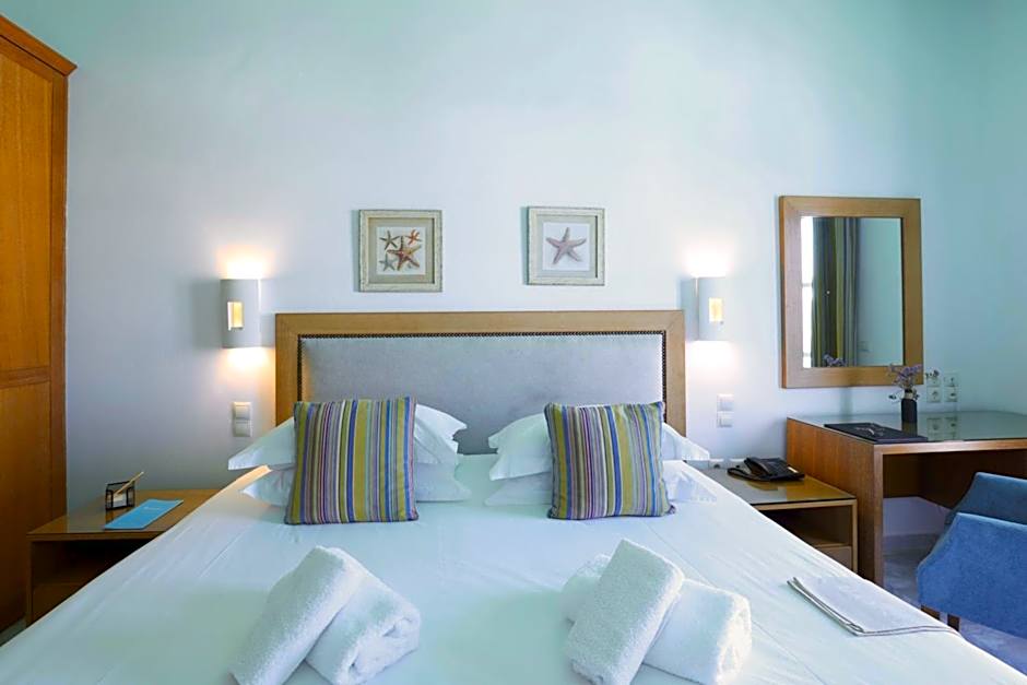 Poseidon Hotel Suites