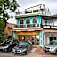 Heeren Straits Hotel