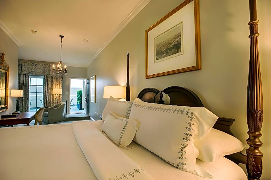 Bienville House Hotel