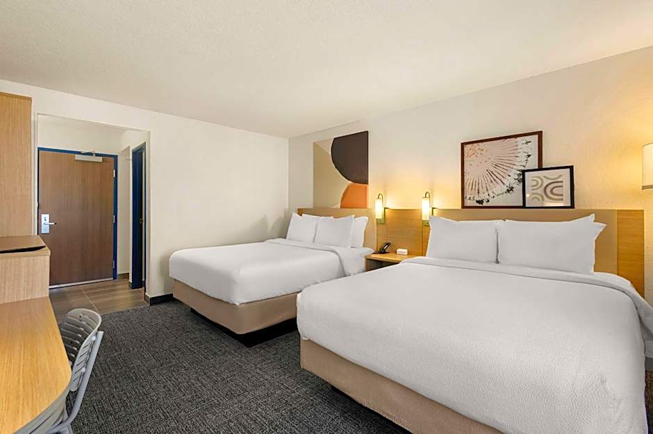 Spark by Hilton Fort Wayne