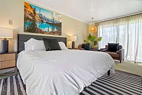 King Room with Spa Bath