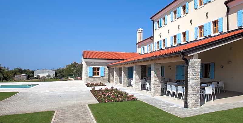 Hotel & Restaurant Velanera