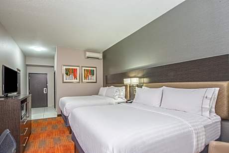 2 Queen Beds Standard Comm Accessible