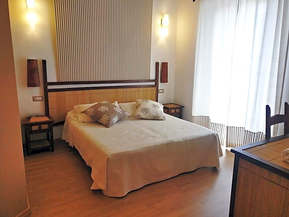 Photo 1 of 4 of 1 Double Bed or 2 Beds