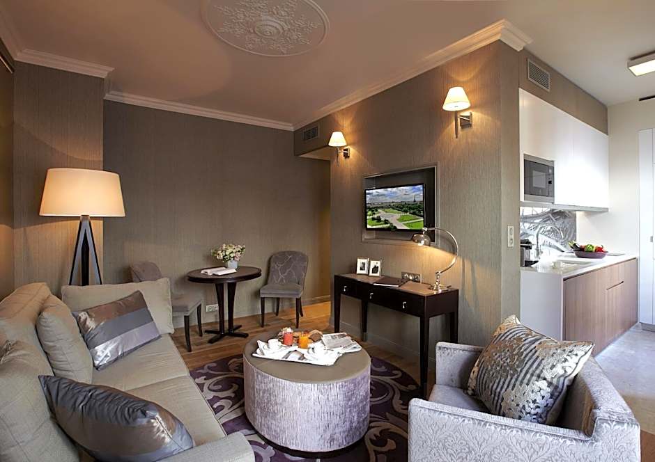 La Clef Louvre Paris by The Crest Collection