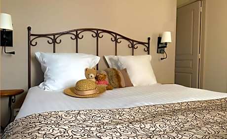 Suite (2 Adults + 2 Children)