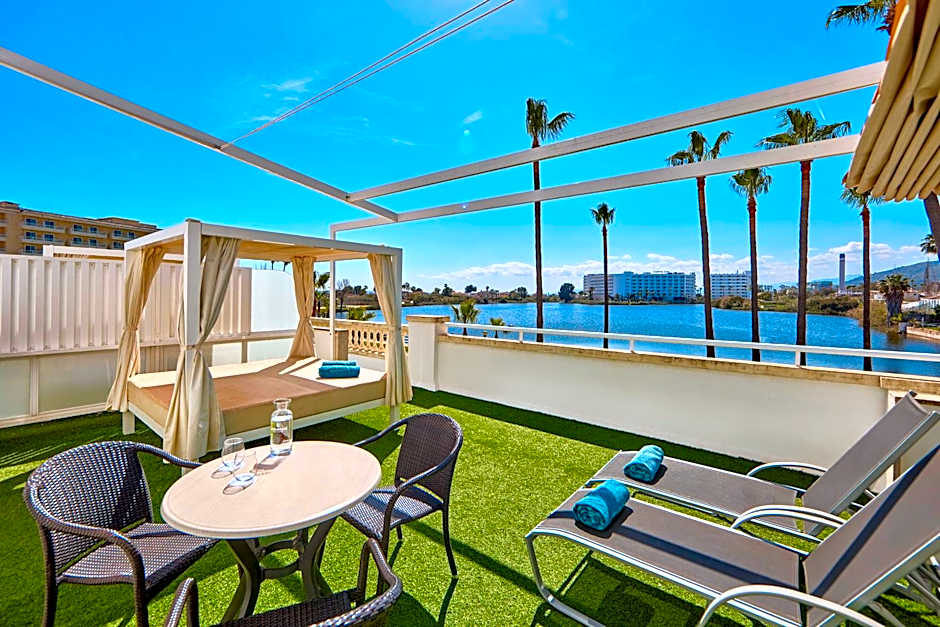 Universal Aparthotel Elisa