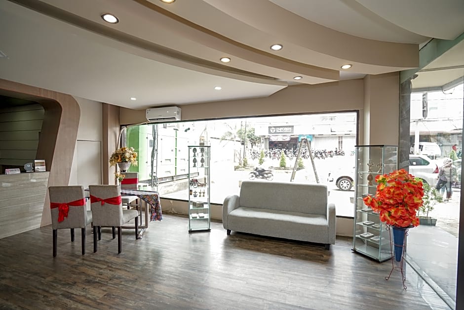 Collection O 736 Hotel Best Skip