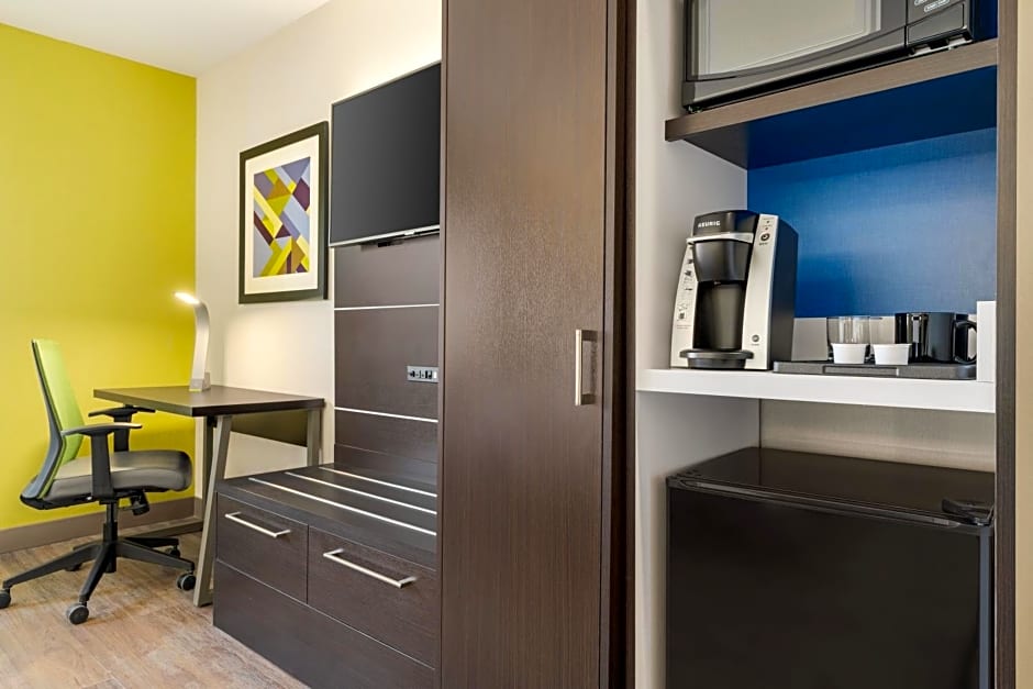 Holiday Inn Express Jamaica - JFK AirTrain - NYC By IHG