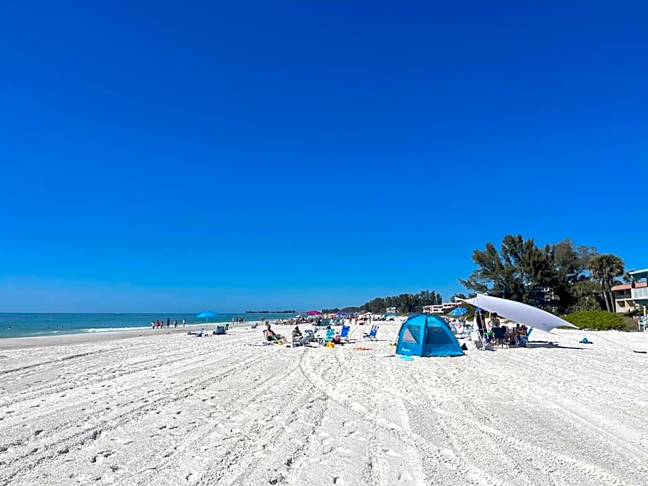 Absolute Anna Maria-Private Beach Access-Heated Pool-Water Views From Every Room