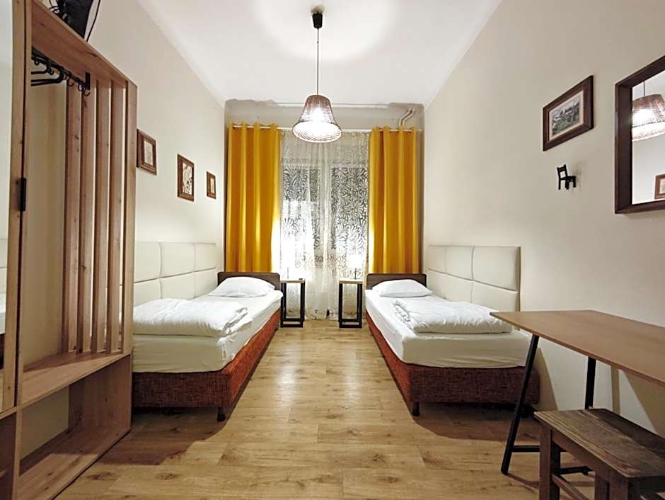Hostel Helvetia - Private Rooms in City Center