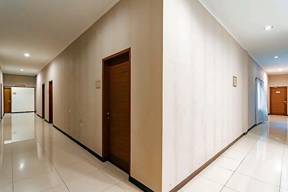 RedDoorz near Lembang Park & Zoo 2