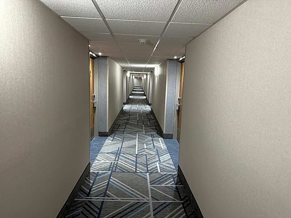 Holiday Inn Express & Suites Eden Prairie  Minneapolis By IHG