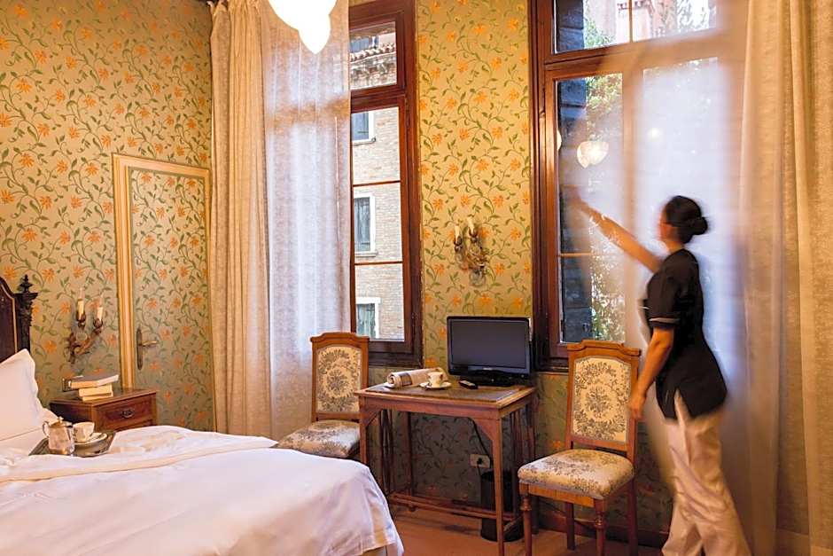 Hotel Flora