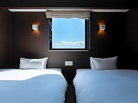 Deluxe Corner Twin Room