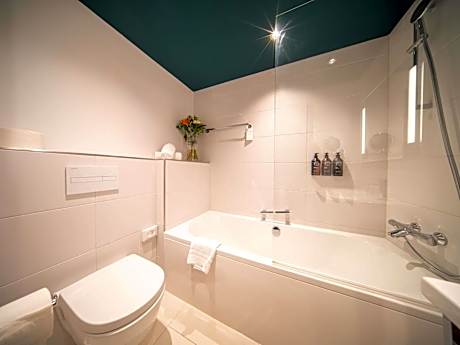 Deluxe King Room with Park View