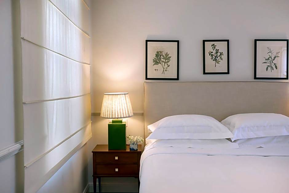 Dorion Hotel