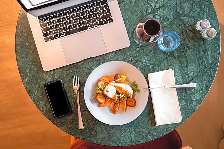 Best Western L'Oree Paris Sud