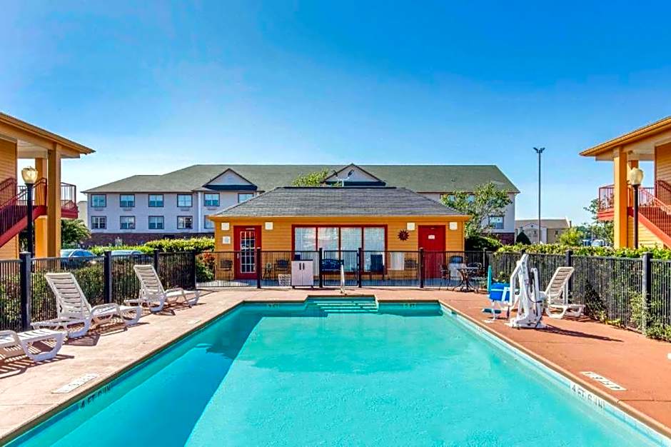 Quality Inn Bessemer I-20 exit 108