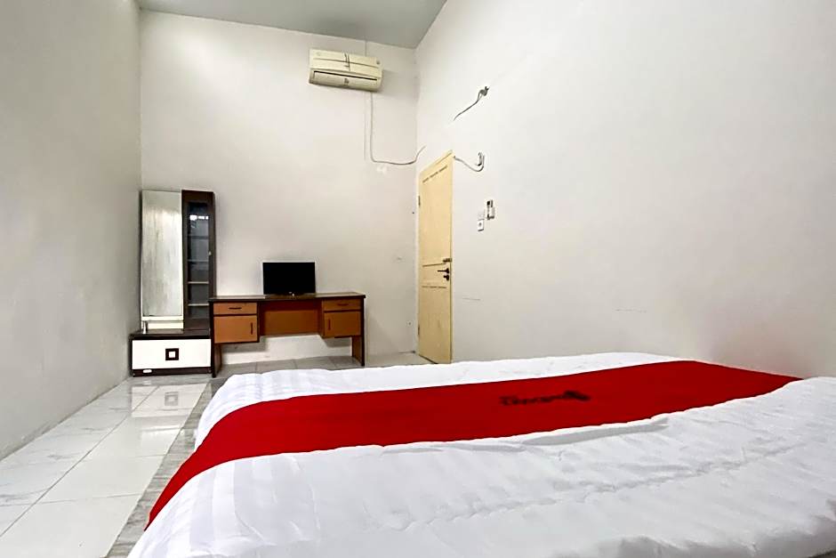 RedDoorz Syariah near RSU Sylvani Binjai