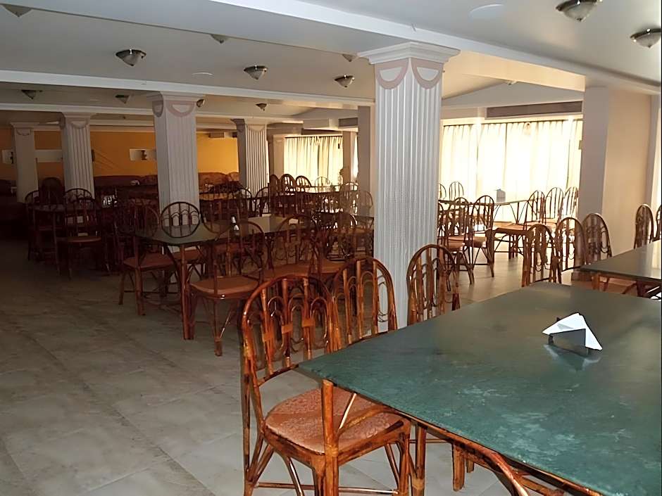 Hotel Maan Residency