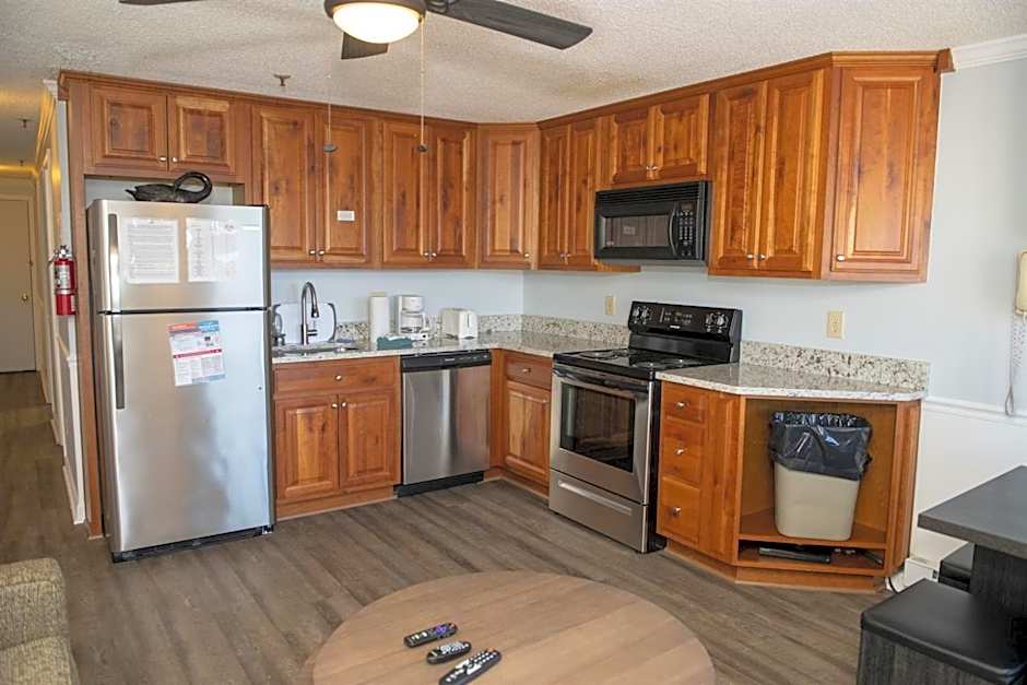 ML 343 Ski-InOut Island Kitchen Steps to Ballhooter Sleeps 6