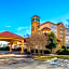 La Quinta Inn & Suites by Wyndham Greensboro