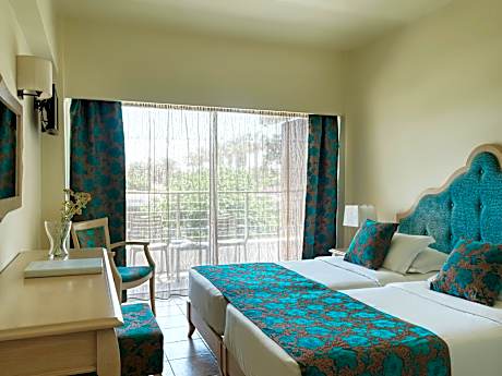 Standard Garden View Room