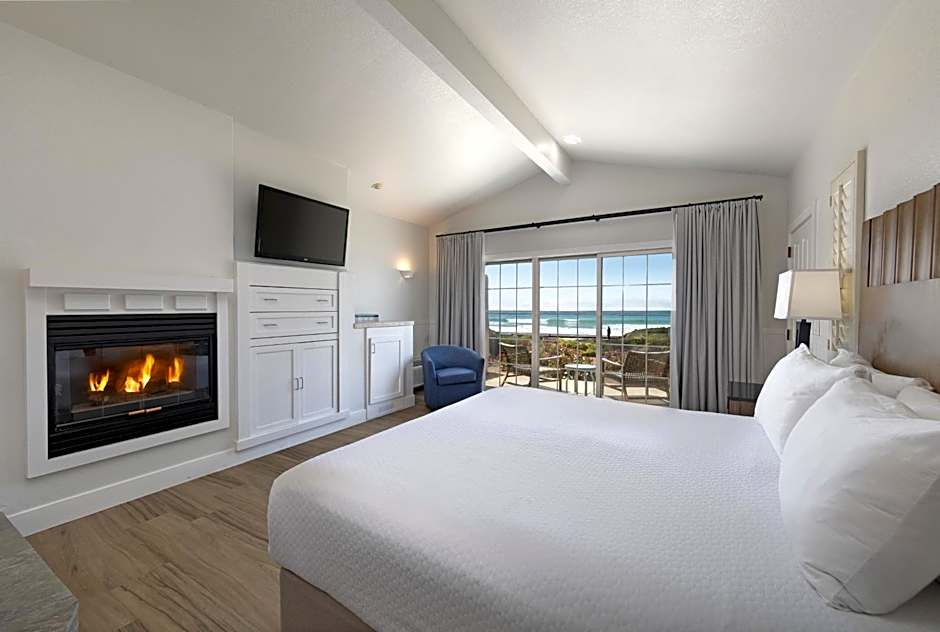 Cambria Landing Inn & Suites