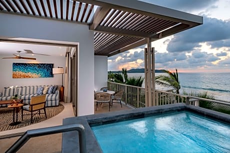 Beachfront Signature Suite Plunge Pool King